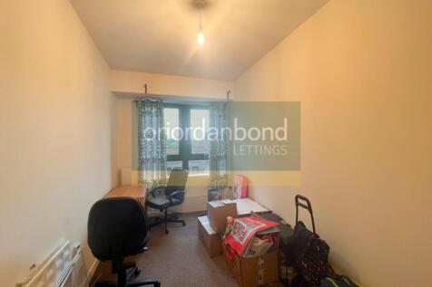 st eds bedroom 2.jpg