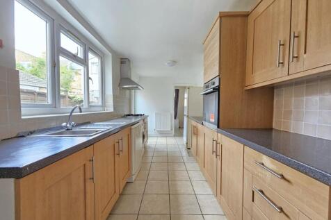 Kitchen 1.jpg