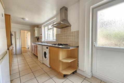 Kitchen 2.jpg