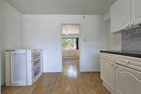 Kitchen 2.jpg