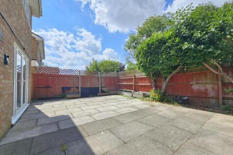 Rear Garden 2.jpg