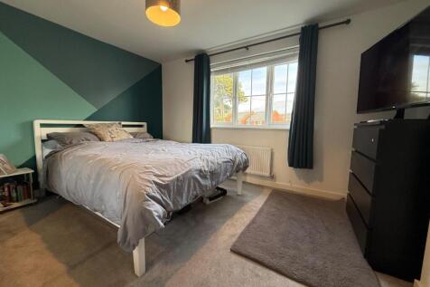 Master bedroom.jpg