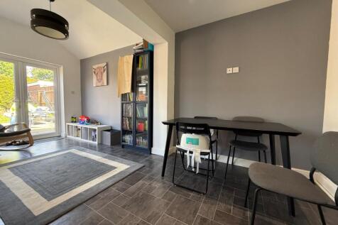 Dining area.jpg