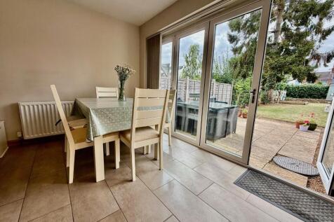 Dining area.jpg