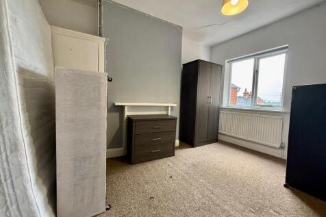 Bedroom 4.jpg