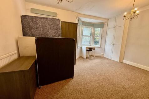 Bedroom 5.jpg