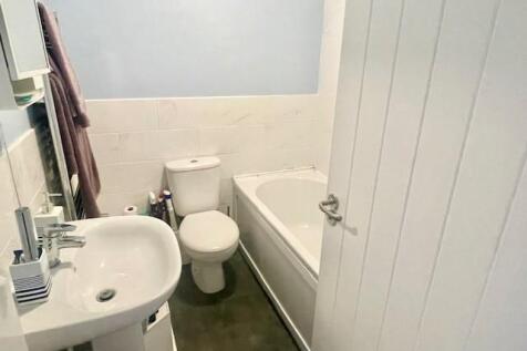 Clays Bathroom.jpg