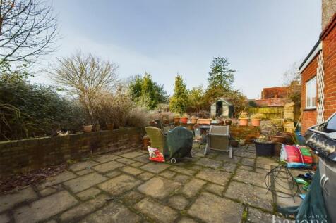 CAM01093G0-PR0450-STILL018.jpg