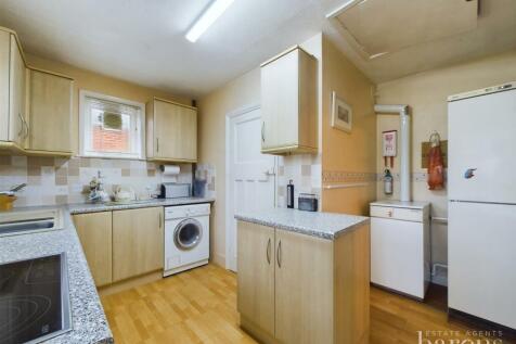 CAM01093G0-PR0454-STILL013.jpg