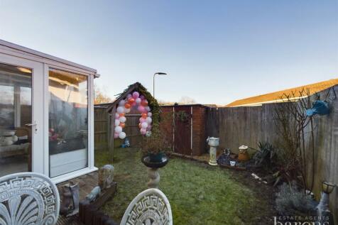 CAM01093G0-PR0460-STILL015.jpg