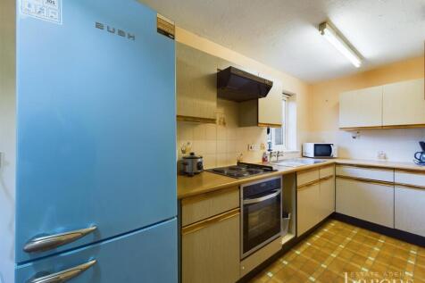 CAM01093G0-PR0463-STILL005.jpg