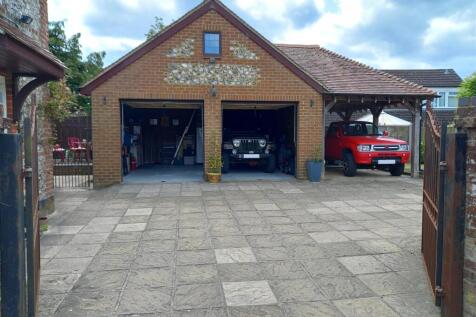 GARAGE Open with Jeep.jpg