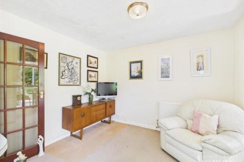 CAM05500G0-PR0005-STILL014.jpg