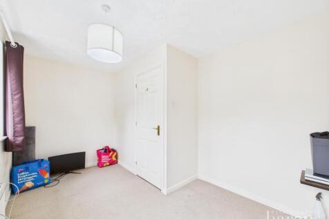 CAM05500G0-PR0033-STILL008.jpg