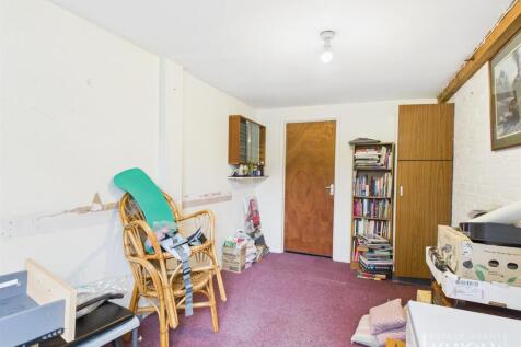 CAM05500G0-PR0063-STILL016.jpg