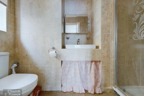 ensuite.jpg