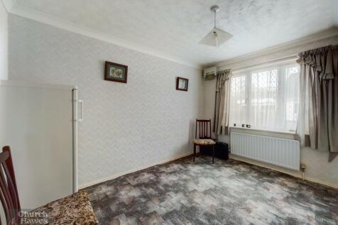 CAM01378G0-PR0034-STILL018.jpg