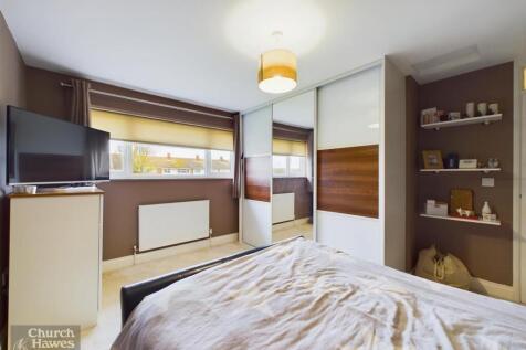bed1.jpg