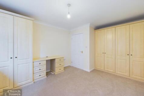 annbedroom.jpg