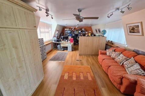 Bedroom 4- currently study 1a.jpg