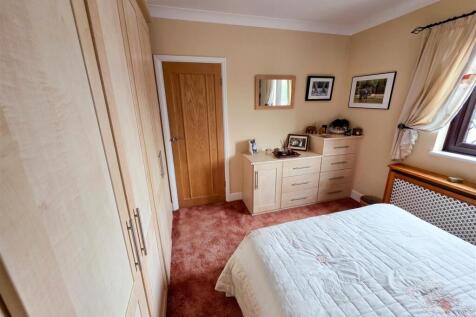Bedroom 2a.jpg