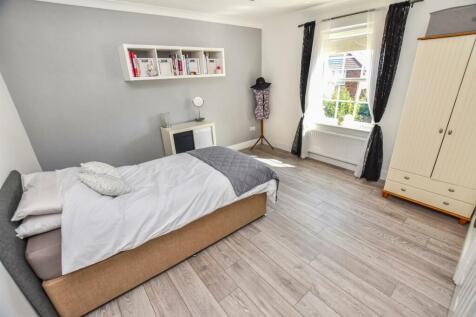 Bedroom .....JPG