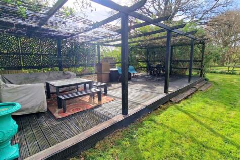 PERGOLA.jpg