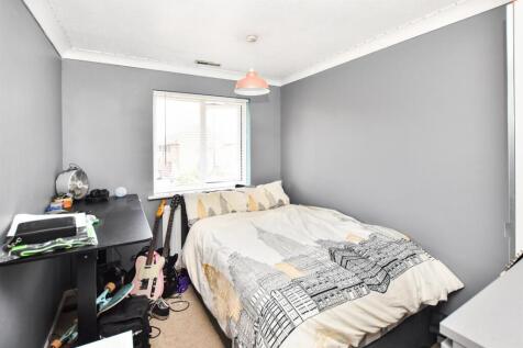 bed 3.jpg