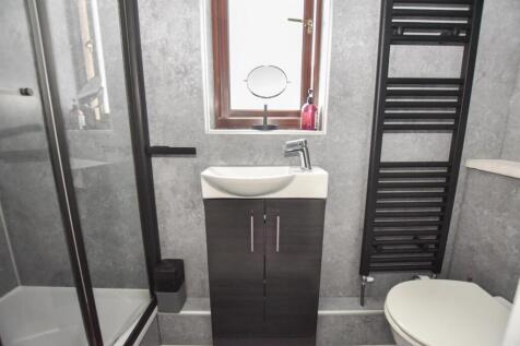 en suite shower room