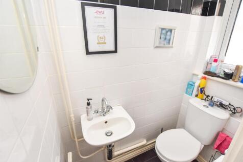 Ground floor cloakroom wc