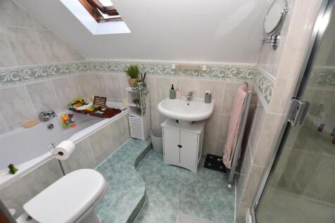 En suite bathroom