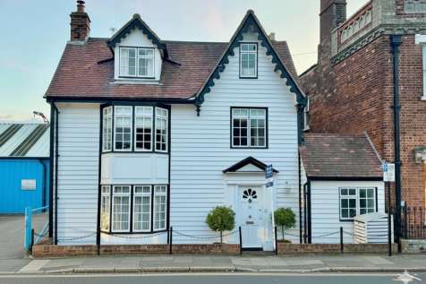 Generated Image October 29, 2025 - 10_43AM.png