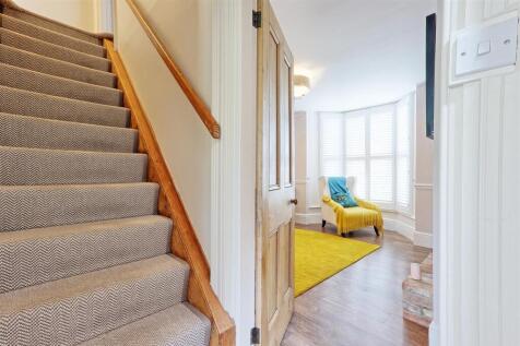 IMG_1943_4_5_easyHDR-interior3.jpg