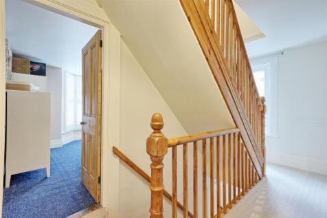 IMG_1976_7_8_easyHDR-interior3.jpg