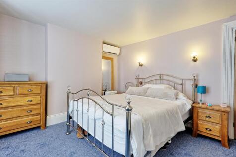 IMG_1982_3_4_easyHDR-interior3.jpg