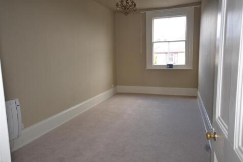 11A the High Street 033.JPG