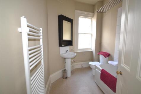 11A the High Street 040.JPG