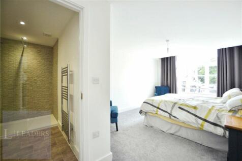 Bedroom &#43; En Suite