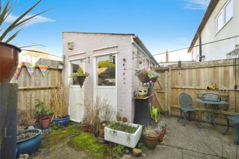 Patio &amp; Outbuilding