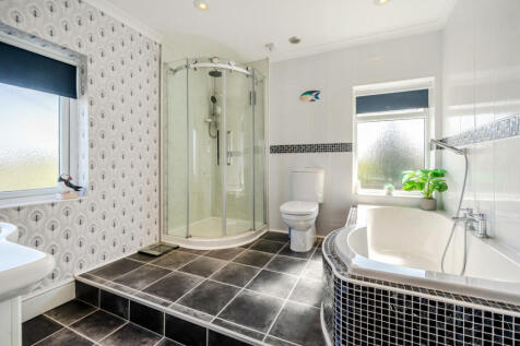 4 Piece Suite