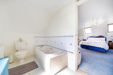En Suite Bathroom