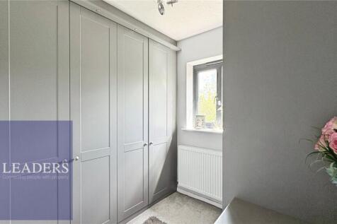 Bedroom 4 / Dressing
