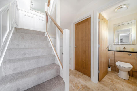 Entrance Hall / Wc