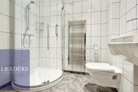 Groundfloor Shower