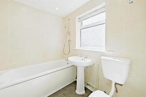 1039d530-bathroom_pe.jpg