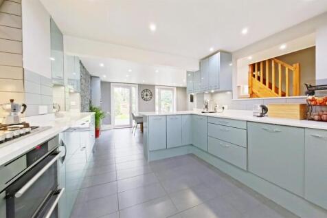 Kitchen (2).jpg
