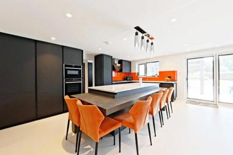 Kitchen (6).jpg