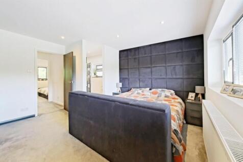 Bedroom (2).jpg