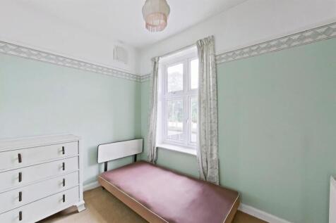 Bedroom (3).jpg