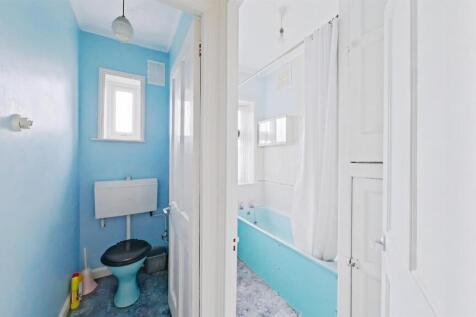 Bathroom.jpg
